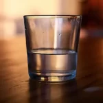 Πόσο νερό χρειάζεται να πίνουμε για να είμαστε υγιής