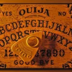 Ouija Board: Μύθοι, Ιστορία, Επιστήμη και Ανατριχιαστικές Ιστορίες